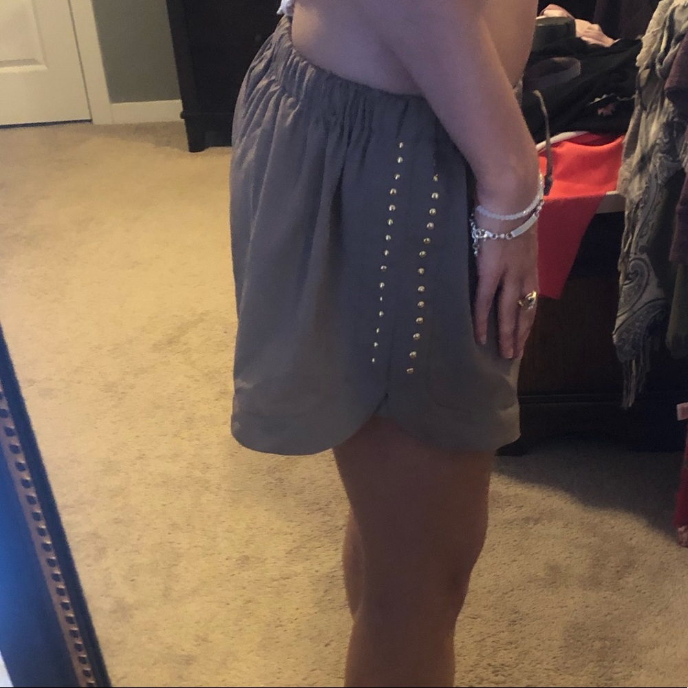 Shorts - Picture 3 of 7